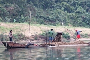 Có hay không việc thu “phí cát lậu” trên sông Long Đại?