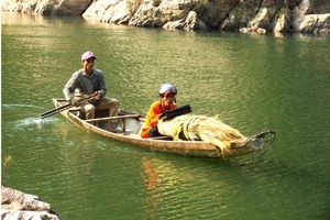 Chòng chành vượt sông Tranh