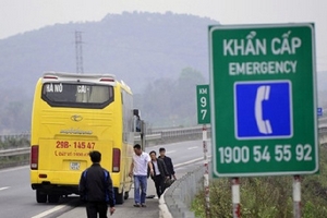 Yêu cầu xử lý nghiêm nạn đón trả khách trên cao tốc