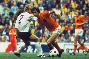 Johan Cruyff: Vĩnh biệt một huyền thoại bóng đá