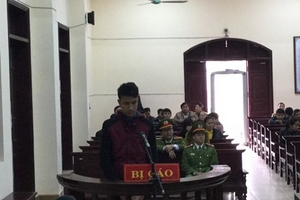 Ghen tuông, nam sinh lớp 11 dùng dao chém tình địch