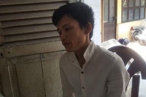 Đi đòi nợ lại bị cướp mô tô