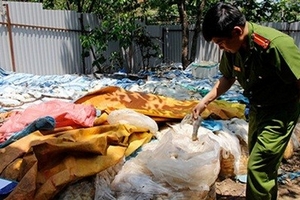 Thu giữ hơn 10 tấn măng ngâm ủ chưa rõ nguồn gốc tại Lâm Đồng