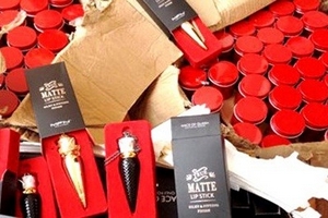 Thu giữ 1000 hộp mỹ phẩm không rõ nguồn gốc