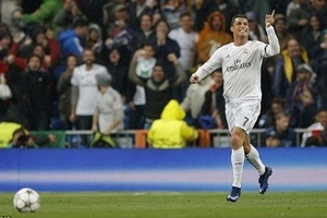 Ronaldo phá kỷ lục giúp Real lội ngược dòng ngoạn mục tại Champions League