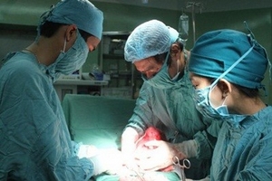 Đồng Tháp: Phẫu thuật thành công khối u nặng 3,2kg