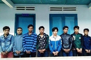 Hỗn chiến với 9 thanh niên, cha chết tại chỗ, con trọng thương