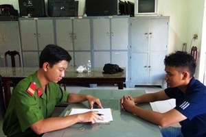 Hung thủ giết người trong khách sạn ra đầu thú