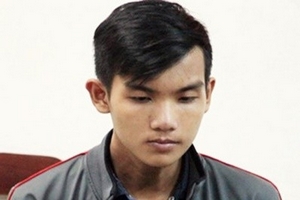 Bắt khẩn cấp nam sinh quay lén các nữ sinh tắm rồi nhắn tin tống tiền