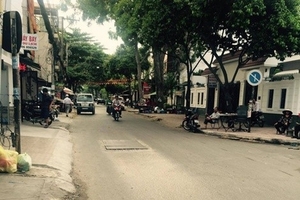 Gái trẻ hại bạn trai thân vì lo mất người tình đồng tính