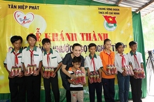 Cung cấp 60.000 lít nước ngọt về vùng nhiễm mặn