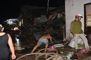 Cháy chợ trong đêm, tiểu thương náo loạn