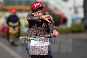 Khu vực Bắc Bộ và Trung Bộ nắng nóng, có nơi trên 40 độ C