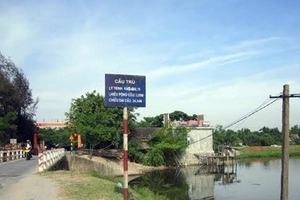 Công trình lấn chiếm hành lang đê, Chủ tịch xã nói “không ảnh hưởng”!