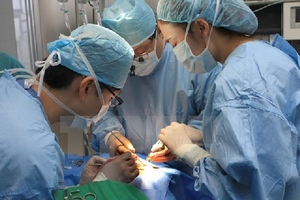 Ký quyết định đình chỉ chuyên môn bác sỹ chính vụ mổ nhầm chân