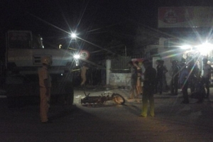 3 học sinh thương vong do đâm vào máy xúc