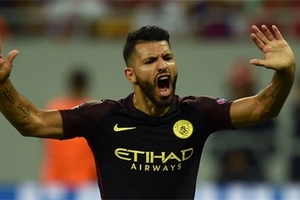 Aguero lập hat-trick sau hai lần hỏng phạt đền, Man City đại thắng