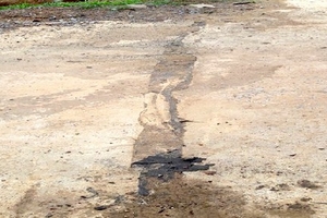 Huyện Thanh Chương (Nghệ An): Đường vừa làm xong đã… hỏng