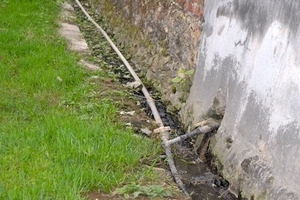 Người dân “khát” bên những công trình nước sạch tiền tỉ