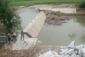 Định Hóa, Thái Nguyên: Đập Tân Hợp chưa bàn giao đã xuống cấp?