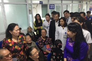 Kỷ niệm 62 năm ngày thầy thuốc Việt Nam: Ngành Y tế quyết tâm đổi mới toàn diện