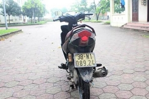 Triệu tập 2 cô gái gây tai nạn rồi mang nạn nhân ra nghĩa trang