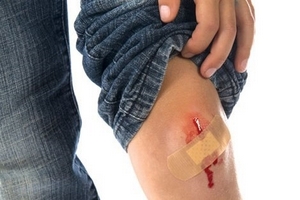 Cảnh báo trẻ bị một trầy xước nhỏ cũng dễ bị nhiễm uốn ván