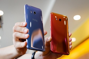 HTC ra mắt smartphone U11 vỏ đổi màu, cảm ứng cạnh viền