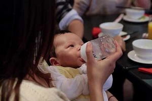 Bộ Y tế thanh tra 15 công ty có sản phẩm dinh dưỡng cho trẻ tại Hà Nội