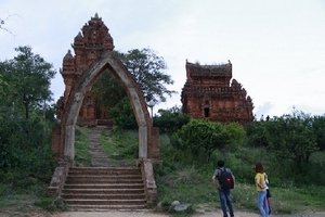 Đến Ninh Thuận - không thể không ghé tháp Chăm Pôklong Garai