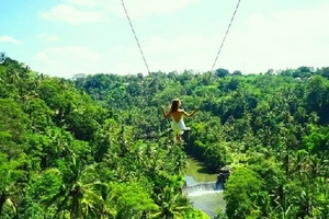 Khu nghỉ dưỡng 'đánh đu' ở Bali giúp du khách bay bổng