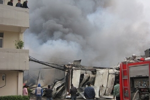 Hà Nội : Đang cháy kinh hoàng tại xưởng len