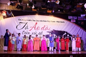 Ấn tượng với “Tà Áo dài trên xứ sở Kimchi"