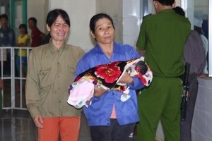 Tiêm nhầm thuốc độc cho trẻ sơ sinh: Y tá hủy chứng cứ chối tội