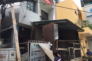 TP.HCM, Quận Bình Thạnh: Người dân bức xúc xây dựng công trình không số trên lối đi chung