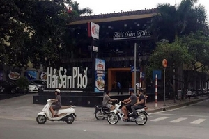 Đến hạn báo cáo Thủ tướng, khu 'đất vàng' vẫn ngang nhiên vi phạm