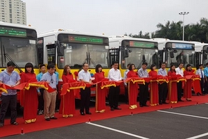 Khai trương 2 tuyến buýt kết nối Hà Nội với ngoại thành