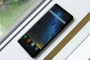 'Đập hộp' Galaxy Note 8 bản thương mại