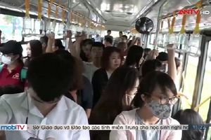BRT quá tải giờ cao điểm nói nên điều gì?