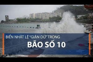 Biển Nhật Lệ “giận dữ” trong bão số 10