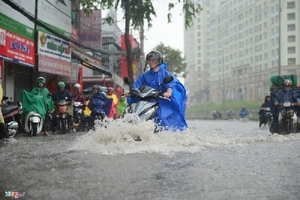 Dự báo thời tiết ngày 22/9: Bắc Bộ tăng nhiệt, Nam Bộ tiếp tục có mưa dông lớn