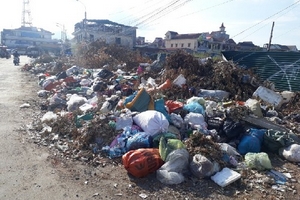 TX Kỳ Anh – Hà Tĩnh: Lượng rác khủng chất thành đống sau bão số 10.