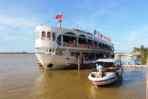 “Du thuyền triệu đô không phép" ở Hà Tĩnh: Có lệnh tạm dừng vẫn ngang nhiên hoạt động