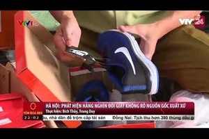 Hà Nội: Phát hiện hàng nghìn đôi giày không rõ nguồn gốc xuất xứ