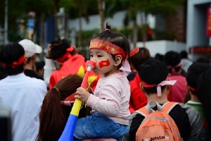 Hàng nghìn người Đà Nẵng diễu hành chật kín trung tâm hô 'Việt Nam vô địch' dù về nhì