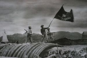 Triển lãm ảnh "Điện Biên Phủ - Thiên sử vàng chói lọi”