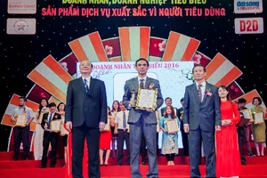 Giám đốc Công ty CT – Tây Nguyên vinh dự nhận giải Doanh nhân tiêu biểu năm 2016