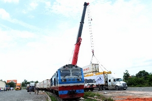 Dương Minh Logistics: Đoàn tàu 19 Container lạnh chính thức lăn bánh