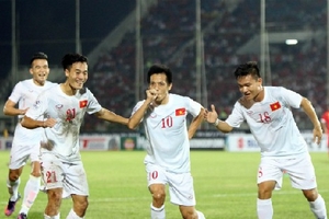 Việt Nam đánh bại Myanmar trận mở màn AFF Cup 2016