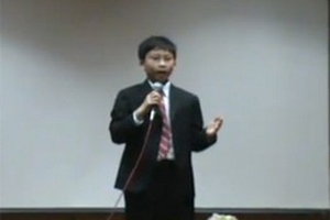 Cậu bé 12 tuổi gốc Việt làm giáo viên thỉnh giảng